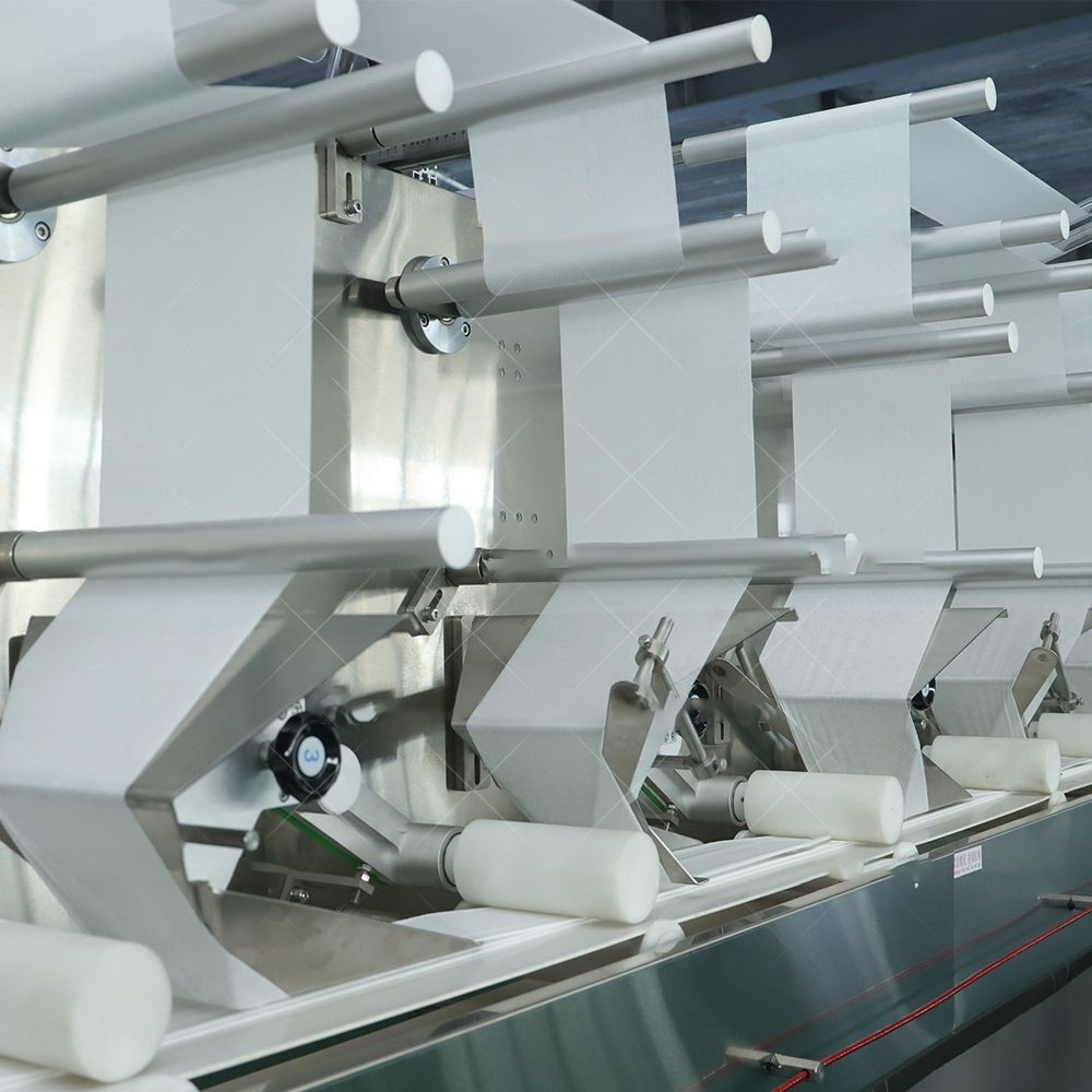 Full Automatic Wet Wipes Machine 72 Count Sanitizer Wipes Wet Machinery Baby Wet Wipes Packaging Machine