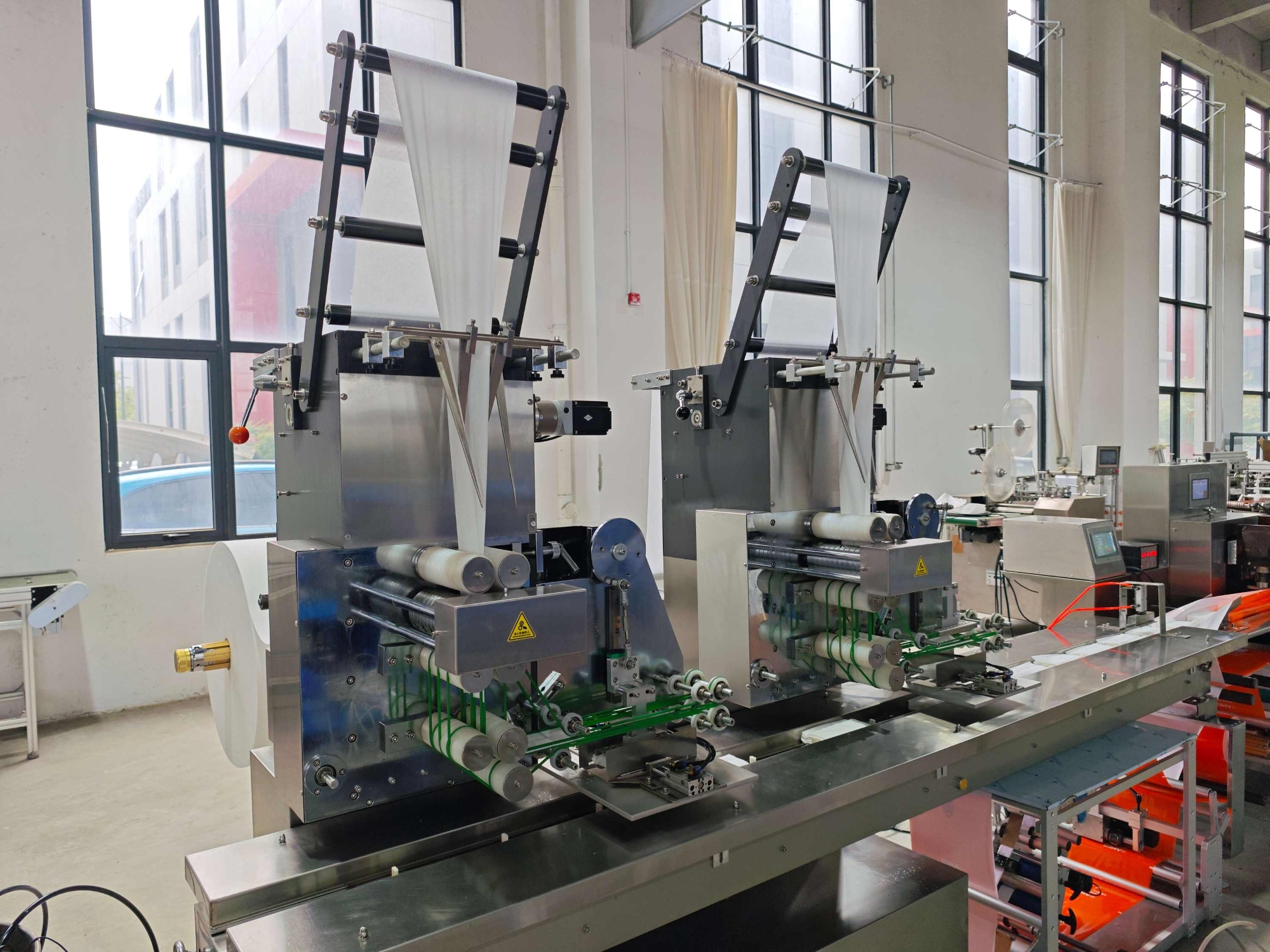 Full Automatic Tissue Manufacturing Equipment High Speed Baby Wet Wipes Production Line CE Certified Wet Wipes Making Machine