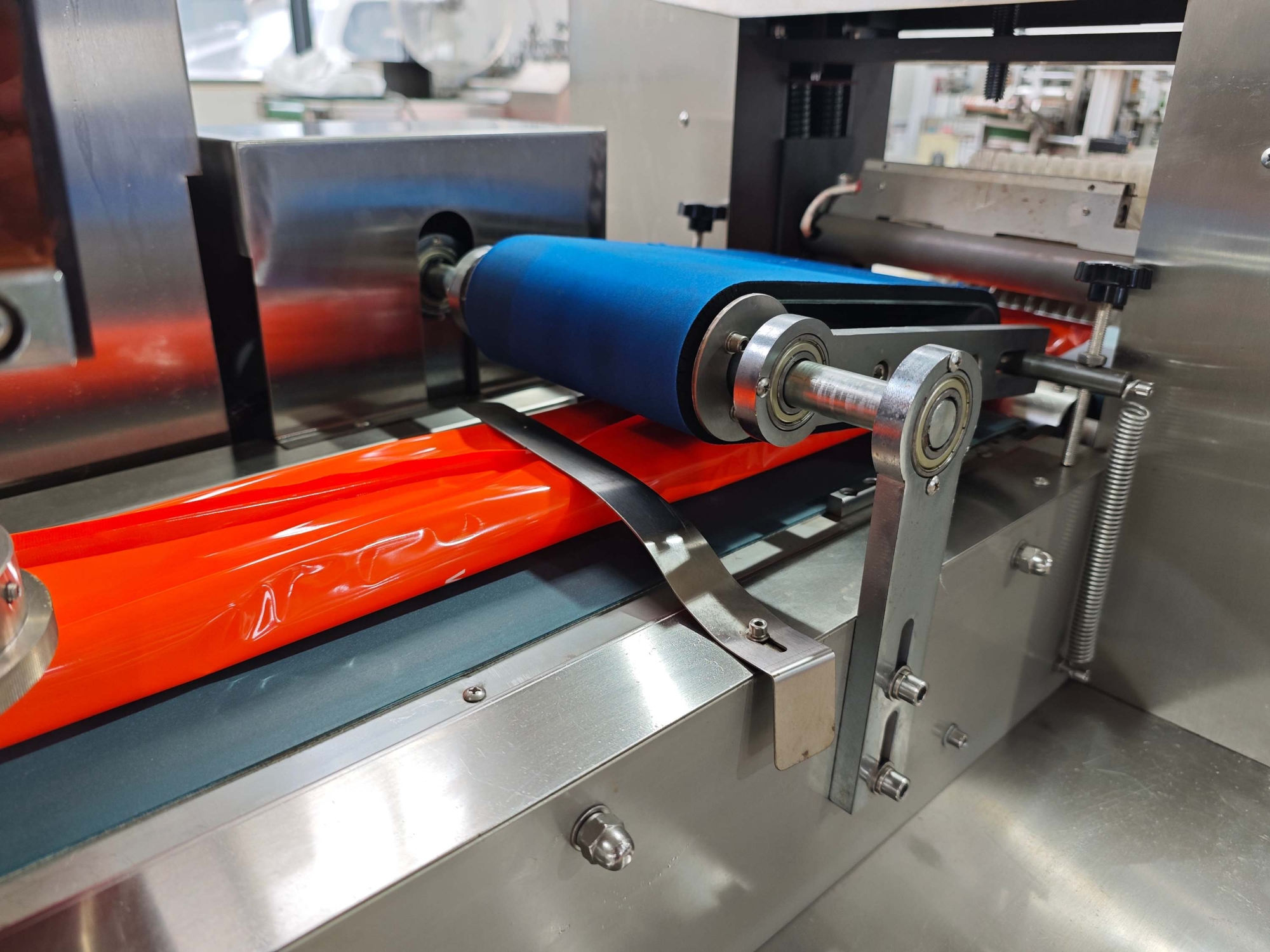 Full Automatic Tissue Manufacturing Equipment High Speed Baby Wet Wipes Production Line CE Certified Wet Wipes Making Machine